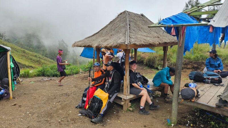 Join a Sharing Group for a 2-Day Rinjani Trek - Group Dynamics and Socialization