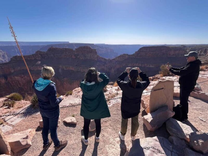 Join us for a tour of the Grand Canyon with a French guide, including the Skywalk - Key Points
