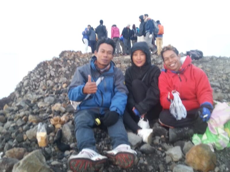 Joint Group Tour 3D-2N To Summit - Lake - Hotspring - Itinerary Highlights