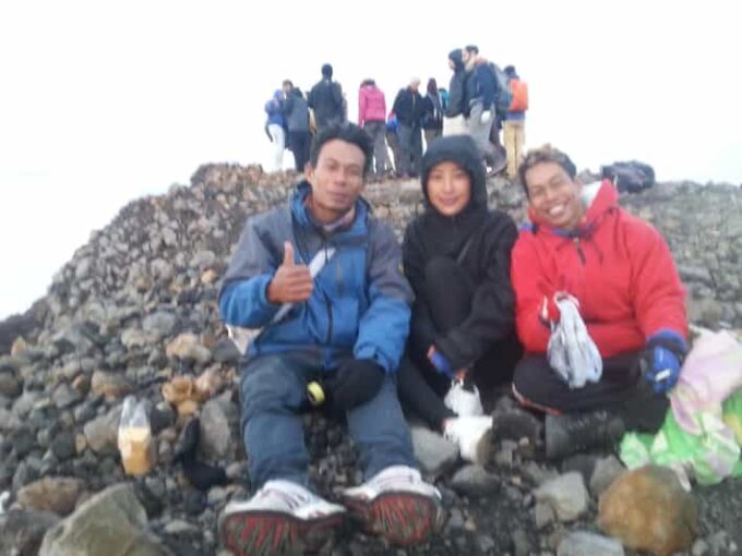 Joint Group Tour 3D-2N To Summit - Lake - Hotspring - Summit Trek and Descent