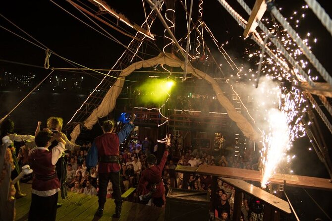Jolly Roger Pirate Show and Dinner in Cancun - Family-Friendly Atmosphere
