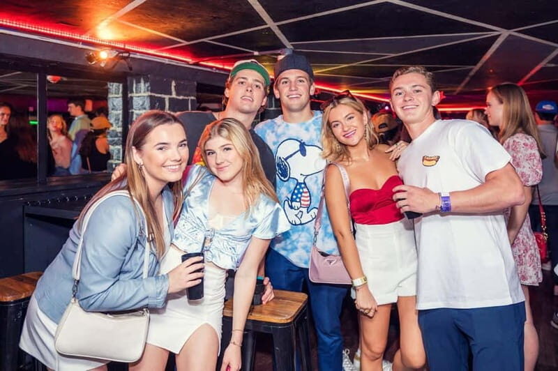 July 4 Bar Crawl London - Who Should Consider This Experience?  