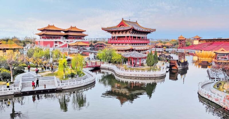 Kaifeng Millennium City Park Tour& Dancing Show as an Option - Iron Pagoda Details