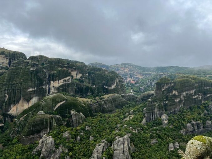 Kalambaka: Meteora Guided Tour With Local Guide - Guided Tour of Varlaam Monastery