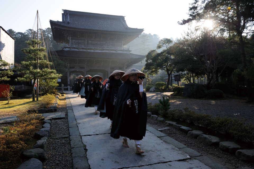 Kanazawa: Noto Peninsula Private Day-Tour - Okunoto Salt Farm Village Tour