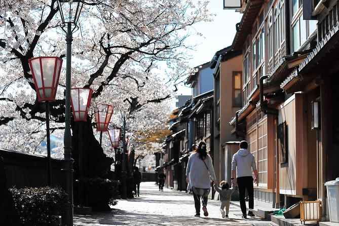 Kanazawa Private 1 Day Photoshoot by Professional Photographer - Cancellation Policy
