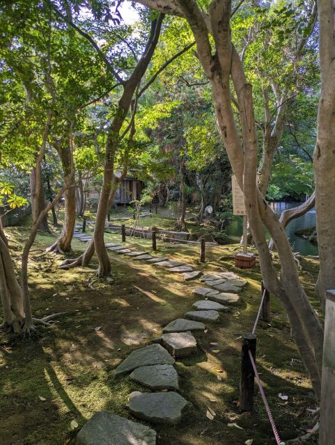 Kanazawa Tour: Gold Leaf, Japanese Sweets & Ninja Stars - Exploring Gold Leaf Production