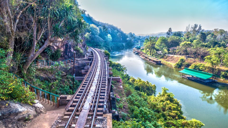 Kanchanaburi: Sightseeing Tour With Amphawa Market - Amphawa Floating Market Experience
