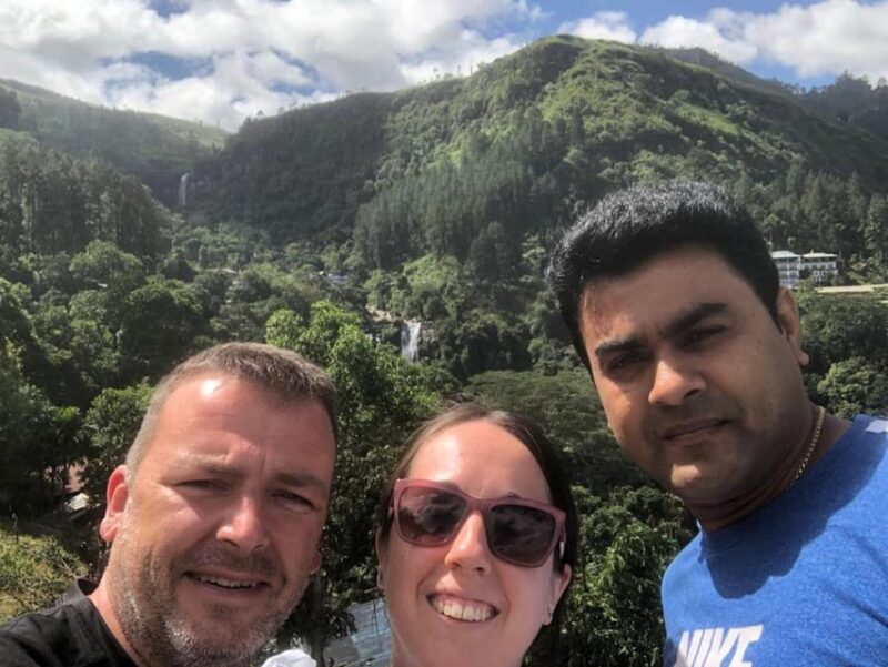 Kandy: Ambuluwawa Tower, Tea Factory, and Cultural Show - Strolling Through Royal Botanical Gardens