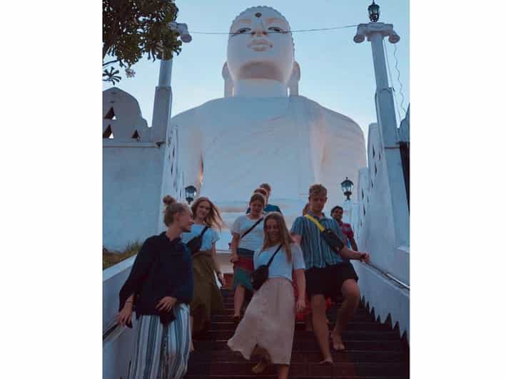 Kandy City Explore by Tuk Tuk 5 Hours Day Tour - Cultural and Scenic Experiences