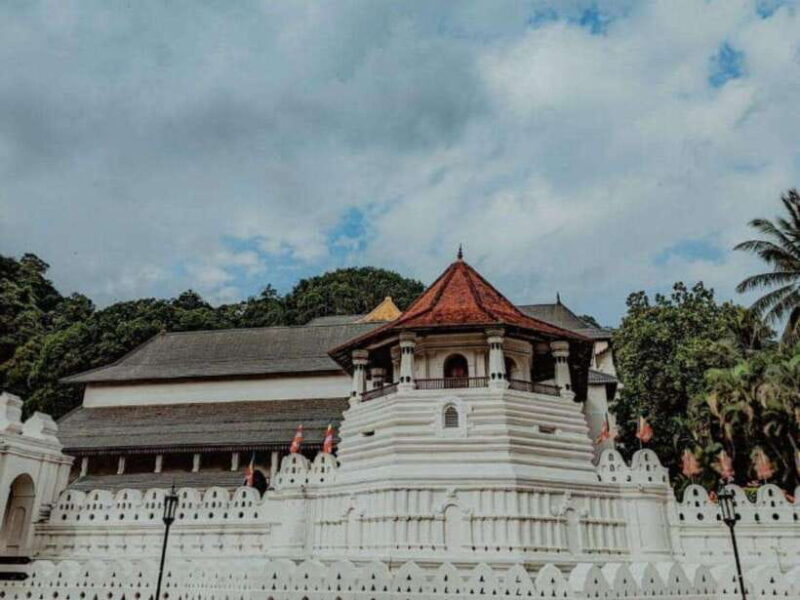 Kandy: City Tuk-Tuk Day Tours with a Local Guide - A Deep Dive into the Experience