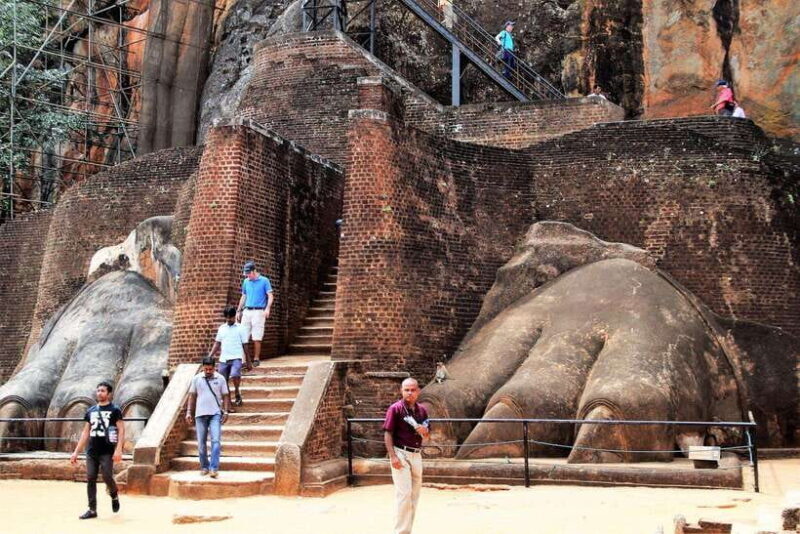 Kandy; Day trip to Sigiriya & Dambulla caves - FAQ