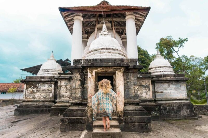 Kandy: Sightseeing Tour by Tuk Tuk Morning or Evening - Key Attractions