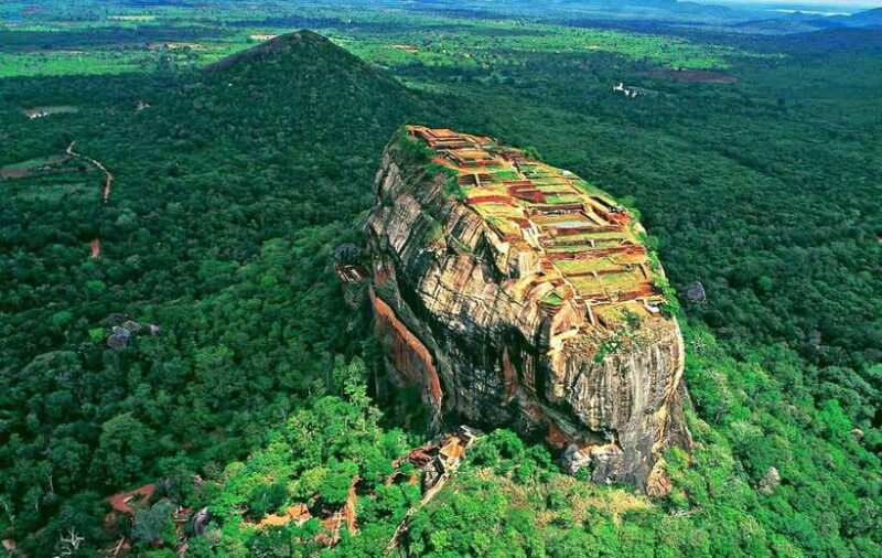 Kandy: Sigiriya Fortress & Cave Temple Full Day Private Tour - Key Points