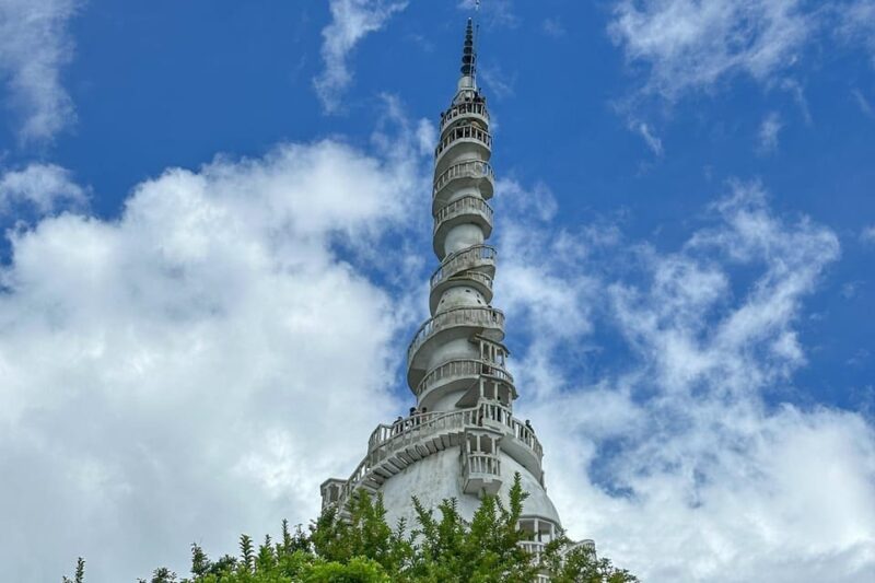 Kandy: to Ambuluwawa Tower and Tea Exploration by Tuk Tuk - Accessibility and Customization