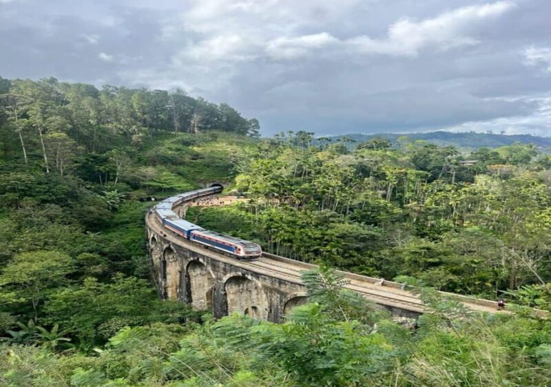 Kandy To Ella 2nd Class Reserved Seats in Morning Train - Train Experience Highlights