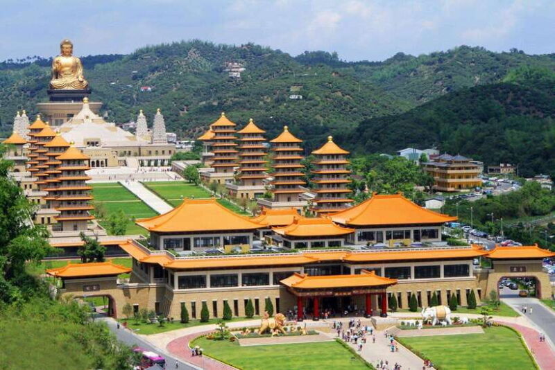 Kaohsiung: Private City Tour with Fo Guang Shan Museum - Key Points  