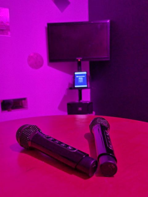 Karaoke Box in Downtown Chartres - Check-In Instructions