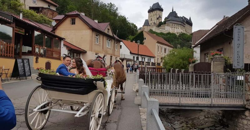 KarlšTejn Castle by Horse Carriage - Capturing Romantic Photographs