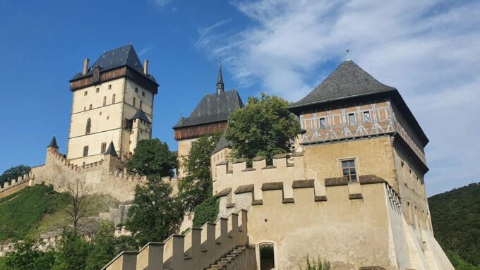 Karlstejn Castle: the Most Popular Castle in Bohemia - Planning Your Karlstejn Castle Visit