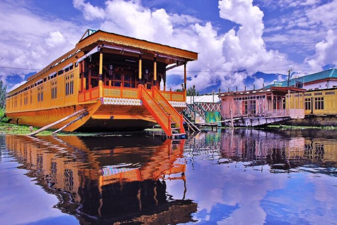 Kashmir Houseboat Tour - Scenic Beauty Across Seasons