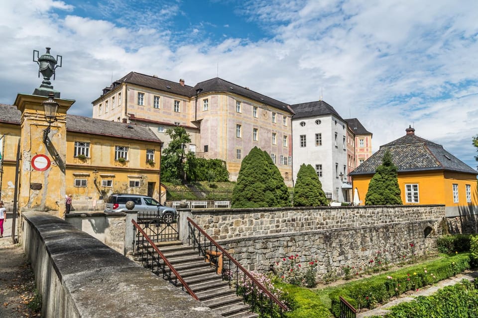 Kassel: Express Walk with a Local in 60 minutes - Key Points