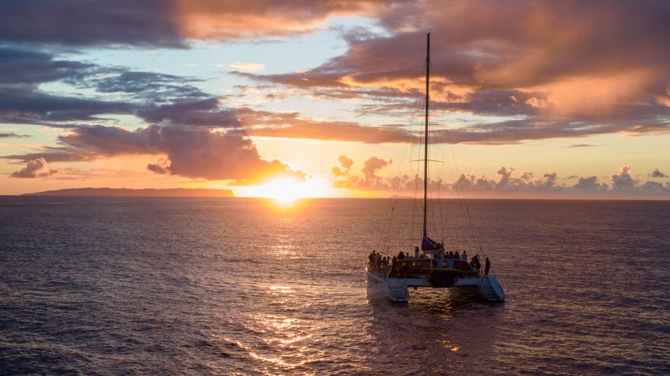 Kauai: Napali Coast Sunset Sailboat Tour With Dinner - Napali Coast Highlights