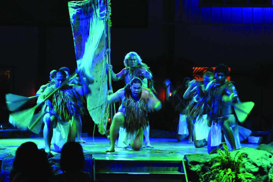 Kauai: VIP 4-Course Dinner and Luau Kalamaku Show - Dress Code