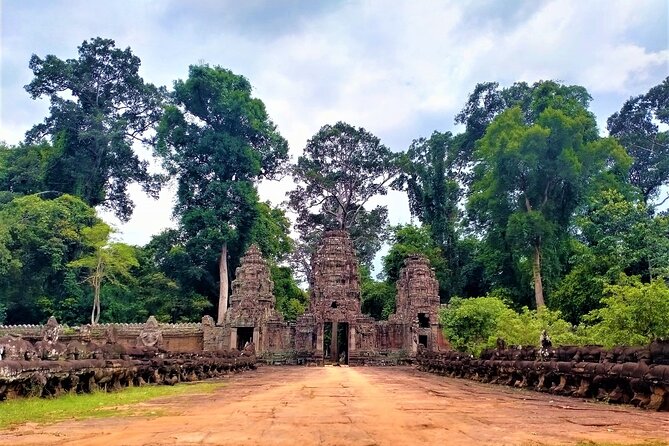 Kbal Spean Trekking Tour With Banteay Srei and Landmine Museum - Review and Ratings