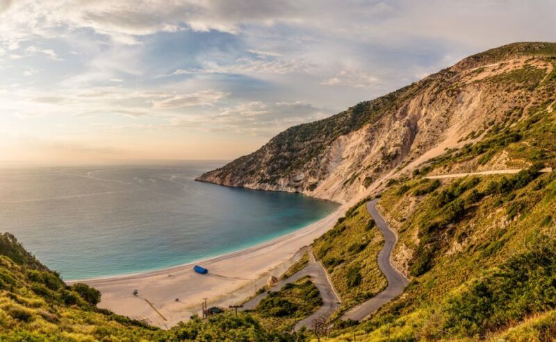 Kefalonia: The Caves & Myrtos beach - An In-Depth Review of Kefalonia’s Caves & Myrtos Beach Tour