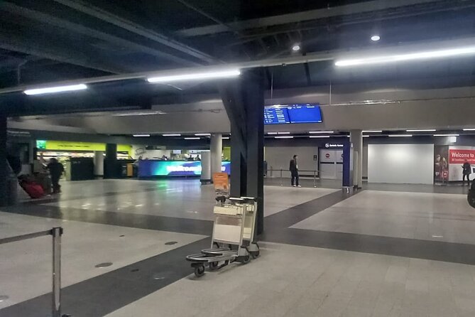 Keflavik International Airport Private Transfer To/From Reykjavik - Transfer Service Inclusions and Accessibility