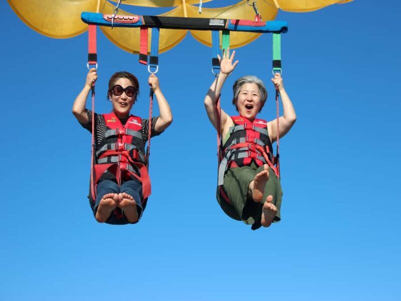 Kelowna: Okanagan Lake Parasailing - Key Points