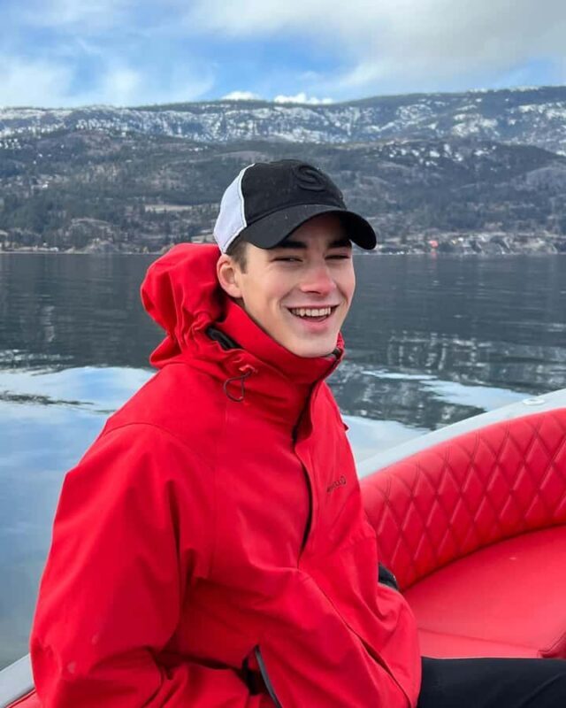 Kelowna: Private Boat Tour with Bluetooth Speaker - The Value and Why It Works