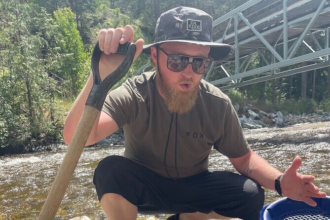 Kelowna Scenic Canyon Gold Panning Experience - The Group and Logistics