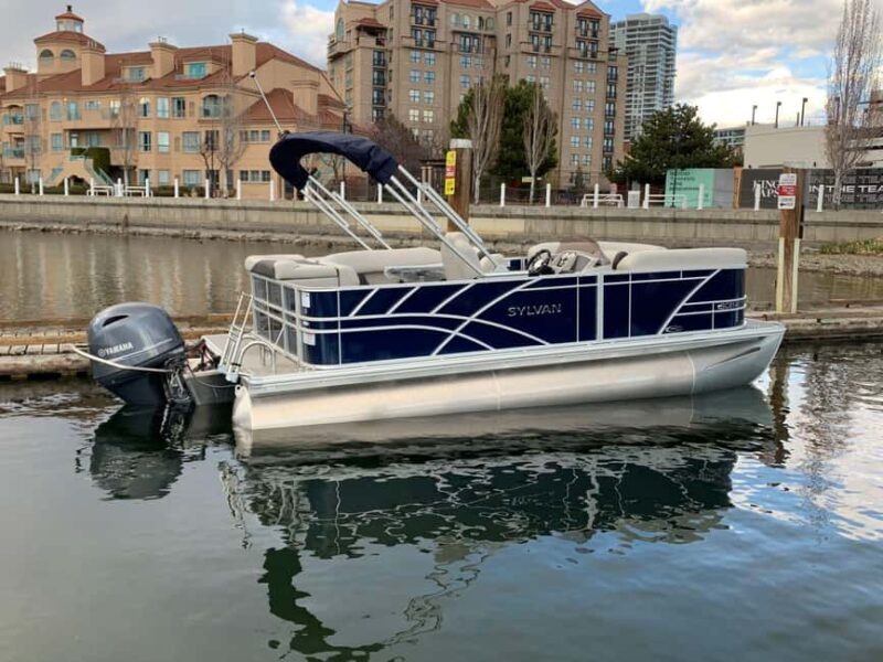 Kelowna: Sylvan Mirage Cruise Pontoon for rent - The Practicalities: Pricing and Additional Costs