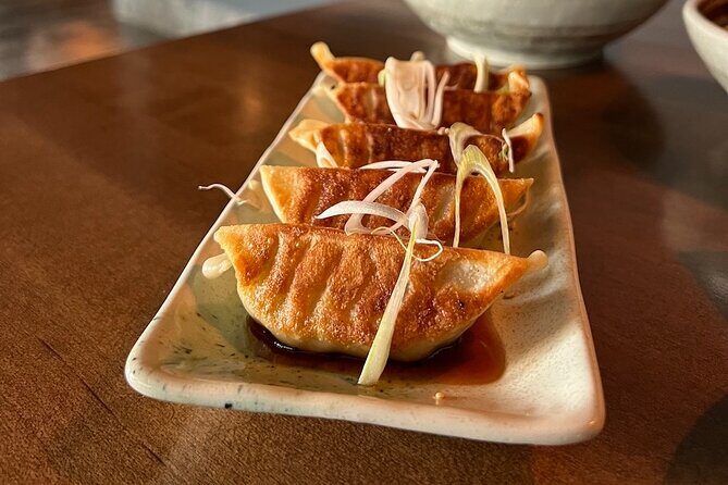 Kelowna Top 5 Food Tour with Drinks - The Vivid Tours Experience