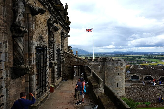 Kelpies, Loch Lomond and Stirling Castle, Luxury Private Day Tour - Scenic Loch Lomond