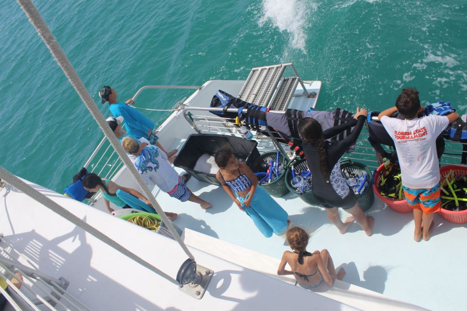 Key West: 3-Hour Afternoon Reef Snorkel With Drinks - Onboard Amenities
