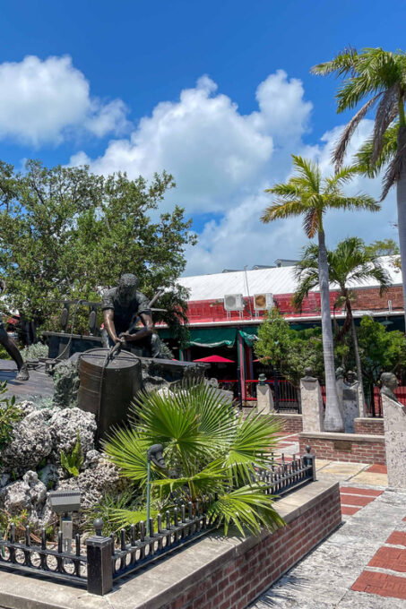 Key West GPS Audio Tour: From Seaside Village to Micro State - The Conch Republic and Treasure Hunters