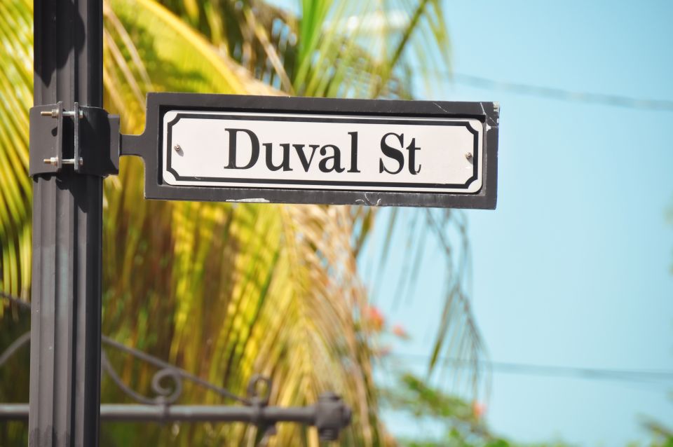 Key West: Haunted Pub Crawl Walking Tour - Spooky Stories and Histories