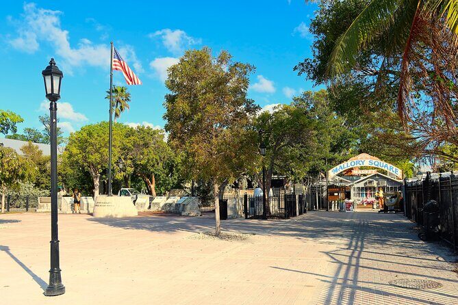 Key West Scavenger Hunt Walking Tour and Game - Structure of the Tour: What Will You See and Do?