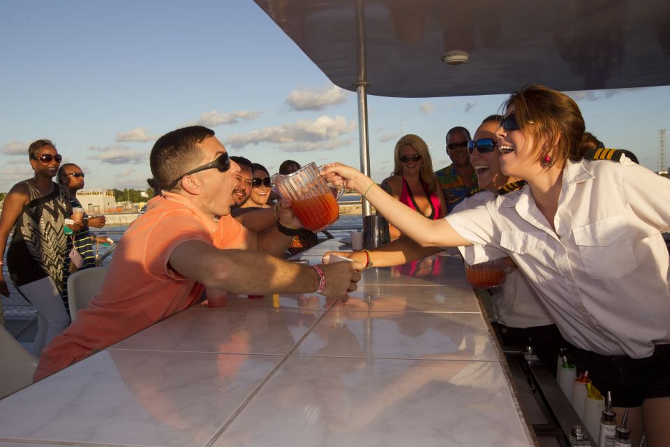 Key West: Sunset Dinner Cruise With Open Bar & Live Music - Diverse Beverage Selection at the Bar