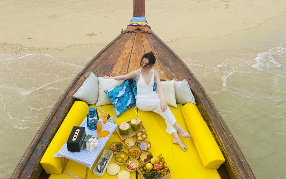 Khao Lak: Private Long-Tail Boat Trip to James Bond Island - Exploring James Bond Island