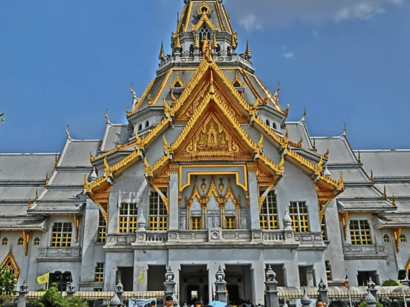 Khlong Khuean Shri Ganesh Park & 100-Year-Old Ban Mai Market - Taking in the 100-Year-Old Ban Mai Market