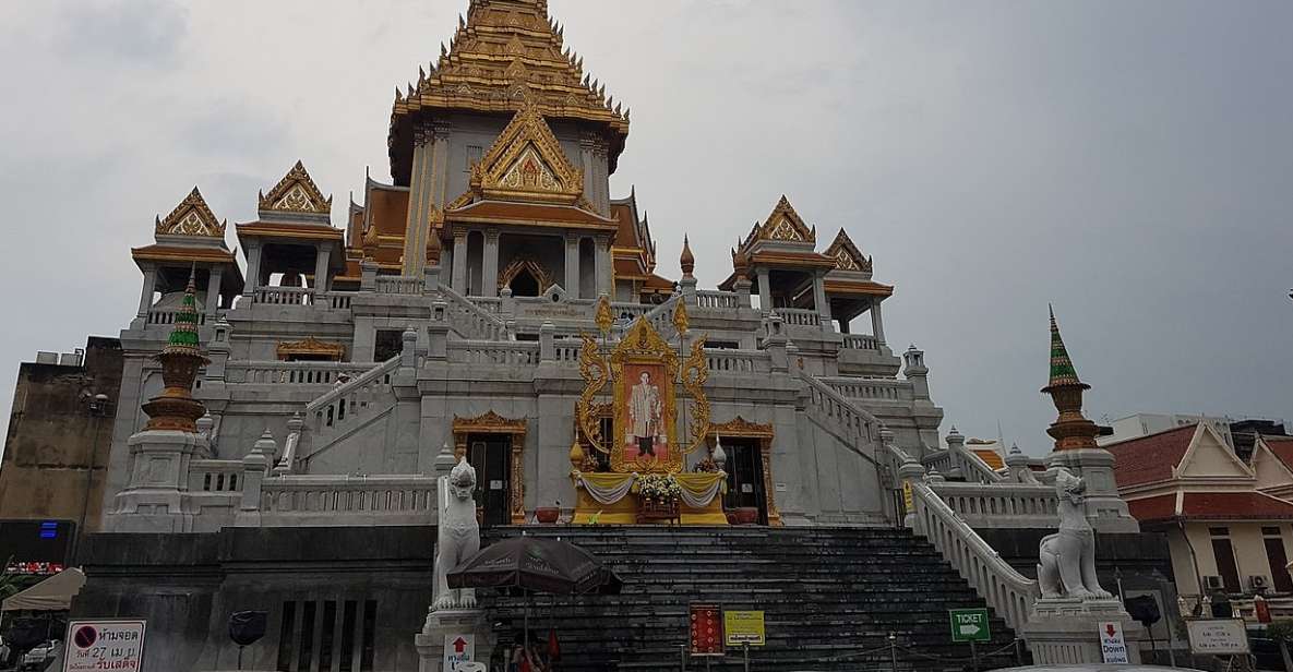 King Palace and Temple - Hotel Pickup and Drop-off