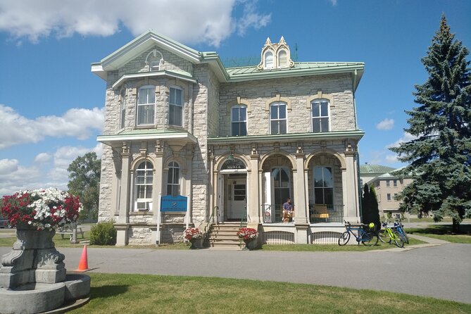 Kingston Bike Tours - Comfortable Bicycles and Knowledgeable Guides