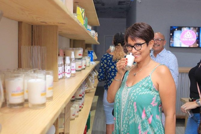 Kingston Night Market Experience From Kingston - Shopping for Souvenirs