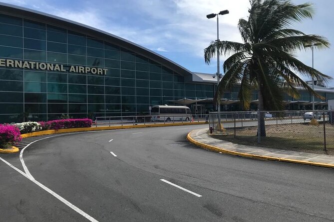 Kingston Roundtrip Airport Taxi Transfer to RIU Ocho Rios & Moon Palace Hotels - Exceptional Driver and Service