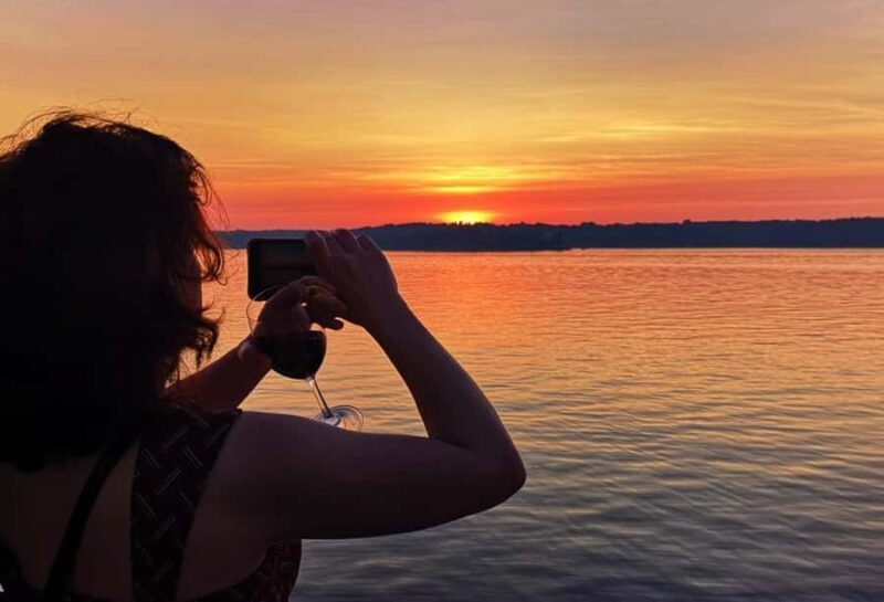 Kingston: Waterfront Sunset Cocktail Cruise - What Is the Kingston Waterfront Sunset Cocktail Cruise?