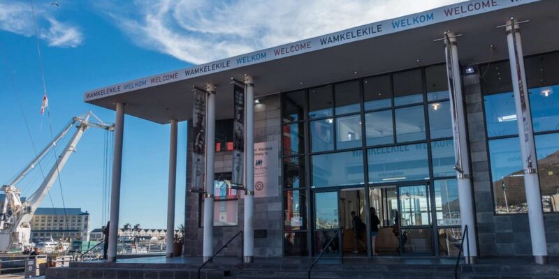Kirstenbosch, Robben Island & Two Oceans Aquarium Day Tour - Visiting the Robben Island Museum